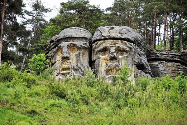 Čertovy hlavy od sochaře Václava Levého