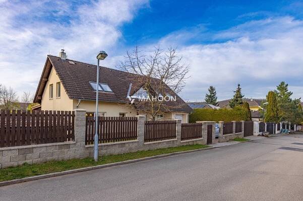 Prodej domů, Měchenice | Mapio.cz