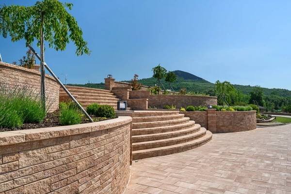 Park inspirace Velké Žernoseky - CS-BETON | Stavby jako z kamene