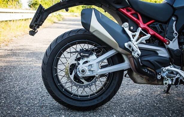 Ducati Multistrada V4 S má všeho až příliš, stejně je ale jednou z nejlepších motorek na světě