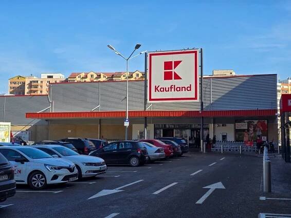 V Kauflandu se strhla mela. Základní potraviny zlevnily o 40 % a některé i více - Techsvět