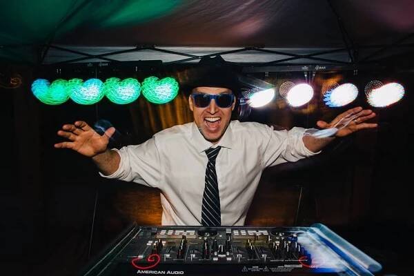 YO DJ! Disc Jockeys - The Flathead Valley's Wedding DJ