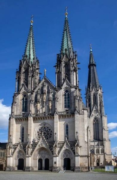 Katedrála svatého Václava je jedním z kostelů, které se mi dostaly pod kůži