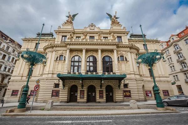 Divadlo na Vinohradech čeká rekonstrukce, vznikne nová scéna pro 300 lidí