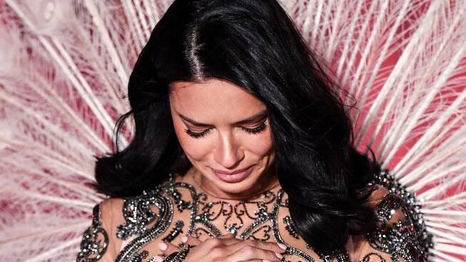 Adriana Lima zpět v krajkách Victoria’s Secret: Andílek se vrací!
