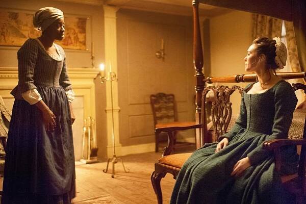 Zvrat: Washingtonovi špioni - O Vánocích - Z filmu - Idara Victor, Heather Lind