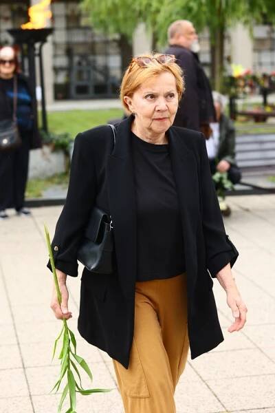 FOTO: Lenka Termeová se přišla rozloučit s Janem Schmidem. – stránka 9