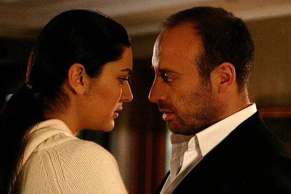 Tisíc a jedna noc - Z filmu - Bergüzar Korel, Halit Ergenç
