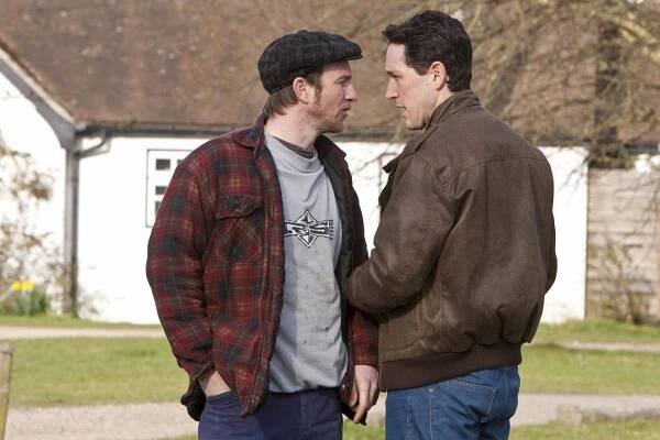 Vraždy v Midsomeru - Náměsíčná - Z filmu - Paul Kaye, Bertie Carvel