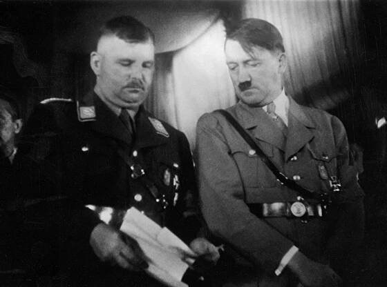 Fotogalerie: Velitel štábu SA Ernst Röhm patřil k nejbližším spolupracovníkům Adolfa...