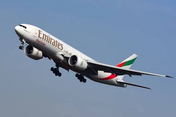 Emirates places $1B order for five Boeing 777 Freighters