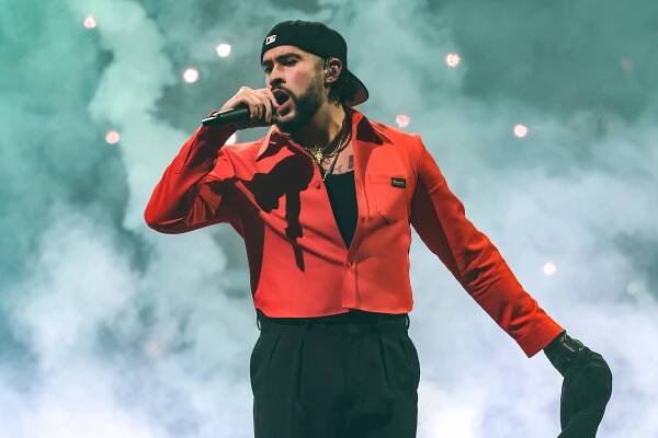 Bad Bunny Announces New Album 'Debí Tirar Más Fotos'