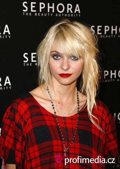 Taylor Momsen - celebrity účes - HappyHair