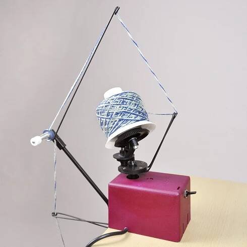 navíječ příze elektrický TWISTER, napětí 2vedení po 2přízích150-200g PDB1-2