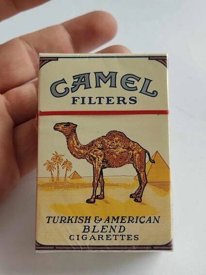 Staré cigarety Camel