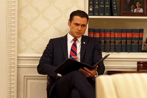 Adan Canto in the Pilot episode of DESIGNATED SURVIVOR