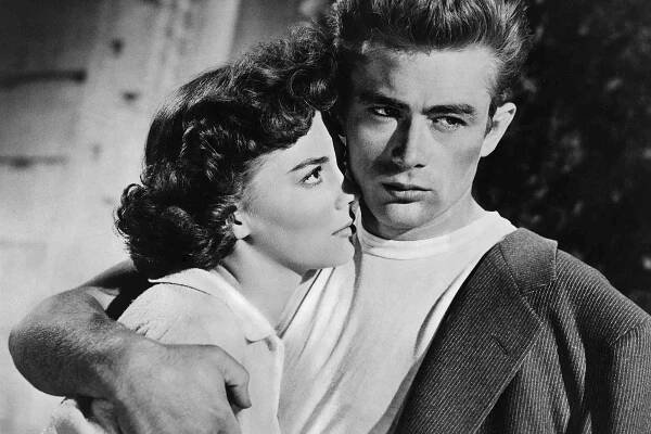 Dean, James - Actor, USA - (*08.02.1931-30.09.1955+) Scene from the movie 'Rebel Without a Cause'' with Natalie Wood Directed by: Nicholas Ray USA 1955 Produced by: Warner Bros. Pictures Vintage property of ullstein bild 