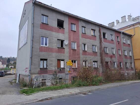 Dům hrůzy u nádraží v Sokolově zbourají. Druhý dostane šanci