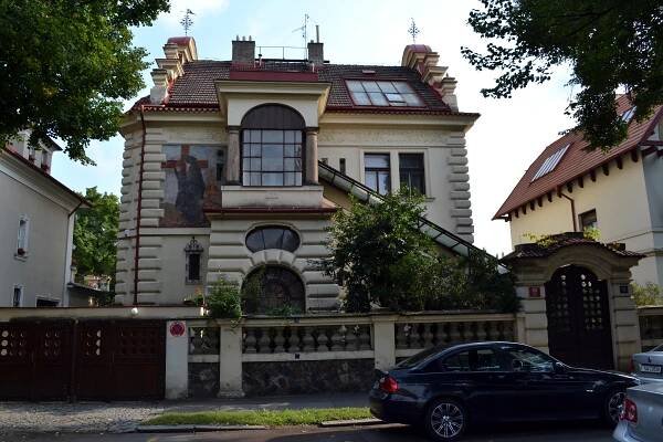 Suchardova vila (Slavíčkova 15)