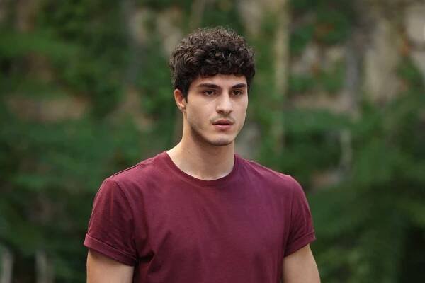 Kendi Düşen Ağlamaz - Aşk, sırları sevmez; en küçüğünü bile - Z filmu - Enes Koçak