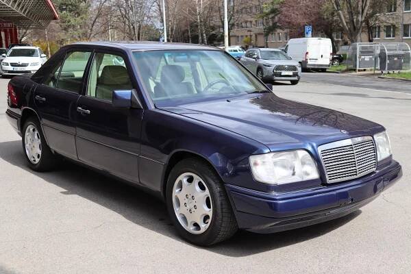Mercedes-Benz 124 E420 V8 205kW