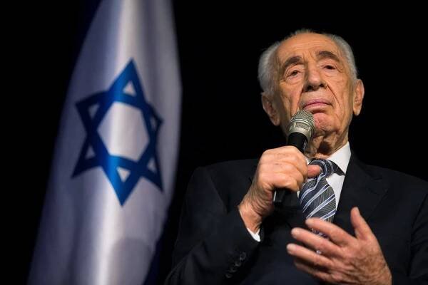 Bývalý izraelský prezident Peres měl mrtvici. Lékaři ho uvedli do umělého spánku