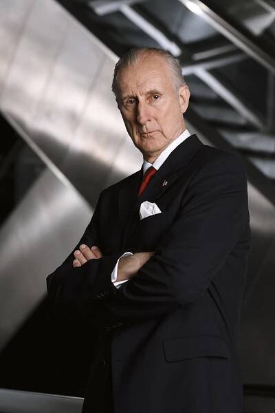 Mstitel - Promo - James Cromwell
