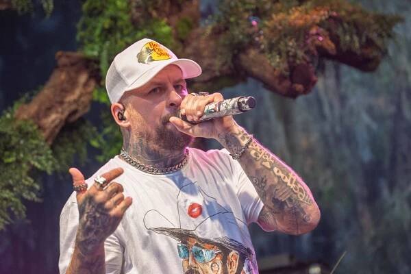Podívejte se: Raper Marpo to na Kladně rozbalil ve stylu americké country music