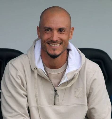 David González (footballer, born 1982)
