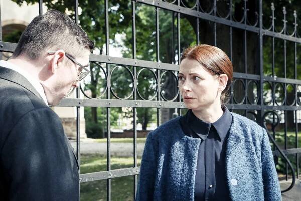 FOTO: Gabriela Míčová jako Běta Vichrová a Jiří Vyorálek jako Tomáš Vichr. – stránka 4