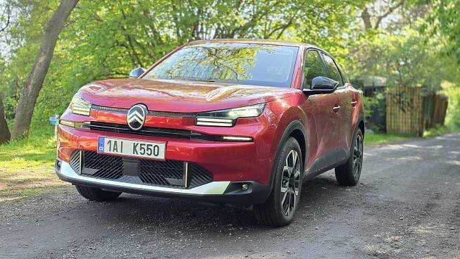 Test Citroen C4 Hybrid – skvělé rodinné auto za zajímavou cenu