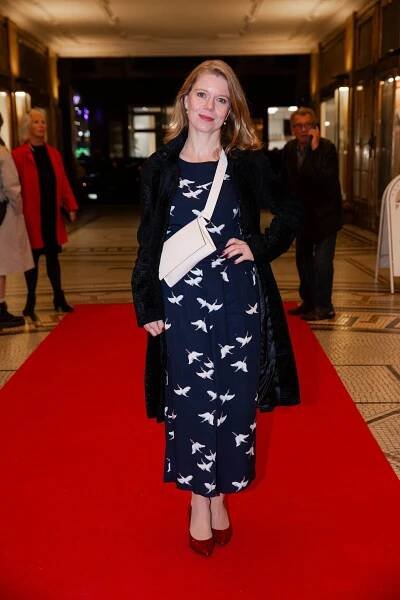FOTO: Herečka Monika Zoubková zvolila elegantní šaty s motivy ptáčků. – stránka 3