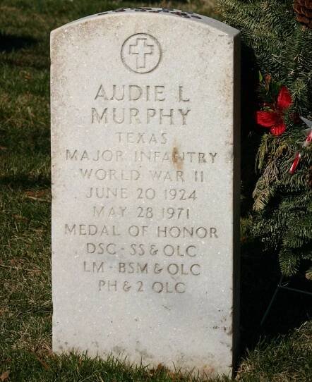 Soubor:Audie Murphy's Tombstone.jpg – Wikipedie