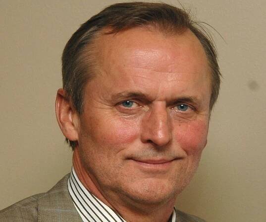 John Grisham Biography - Childhood, Life Achievements & Timeline