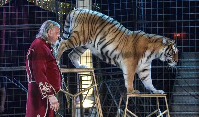 Cirkus zahalil smutek. Známý principál Jaromír Joo podlehl koronaviru