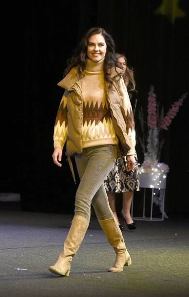 Před dvaceti lety bodovala v Miss a stále má stejnou velikost! Takhle teď na mole vypadá Lenka Taussigová