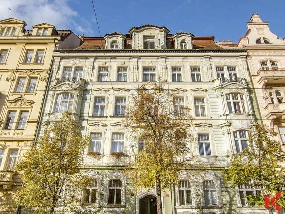 Prodej půdního prostoru pro vestavbu jednoho nebo dvou bytů, Praha 2 - Vinohrady