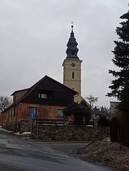 Pohled z ulice Hanušovická
