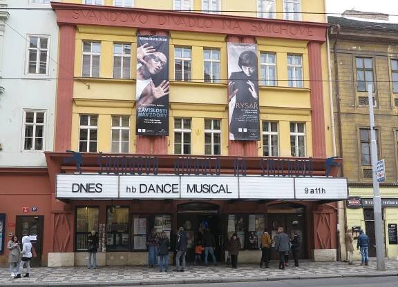Ve Švandově divadle vystoupilo kolem 300 tanečníků | MČ Praha 5