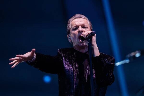 Recenze: Smíření ve věku strojů. Depeche Mode odehráli svůj největší koncert v Česku