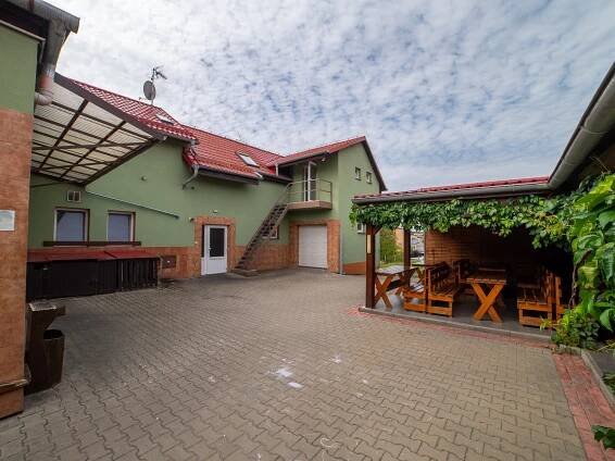 Komerční prostor Zdounky u Kroměříže 2300 m² - Alex Svoboda - Realitní specialista