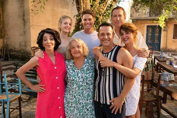 Andrea Martin, Elena Kampouris, Maria Vacratsis, Elias Kacavas, Louis Mandylor, John Corbett, Nia Vardalos - Moje tlustá řecká svatba 3 - Promo