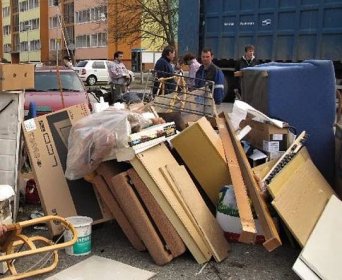 Svoz objemného odpadu v Ústí pokračuje