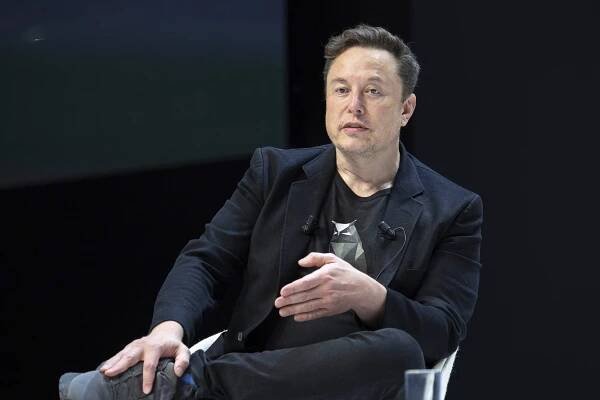 Elon Musk says he’s moving SpaceX and X out of California