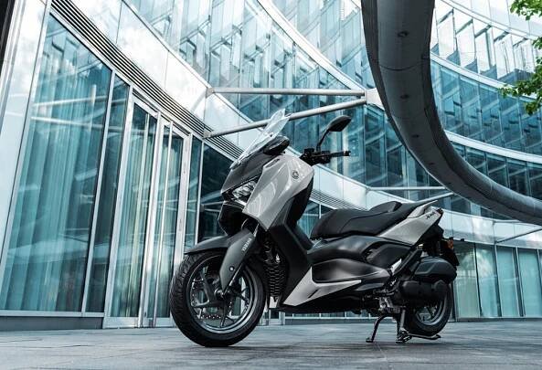 Yamaha XMAX 125 Tech Max 2025 Ceramic Grey (8)