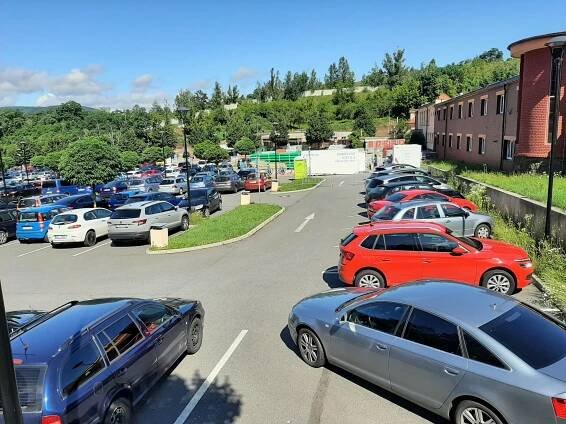 Fotogalerie • Parkoviště Nemocnice Beroun (Gebührenpflichtiger Parkplatz) • Mapy.com