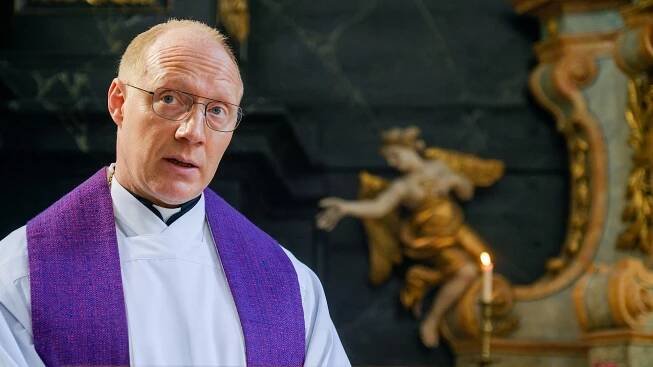 Přítelkyně smrti - Mezi mrtvými - Z filmu - Simon Schwarz