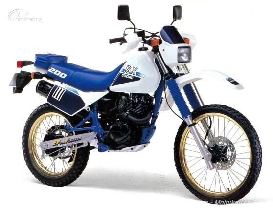 Motocykly Suzuki kategorie off-road a enduro (čtyřtaktní modely) | Motorkáři.cz