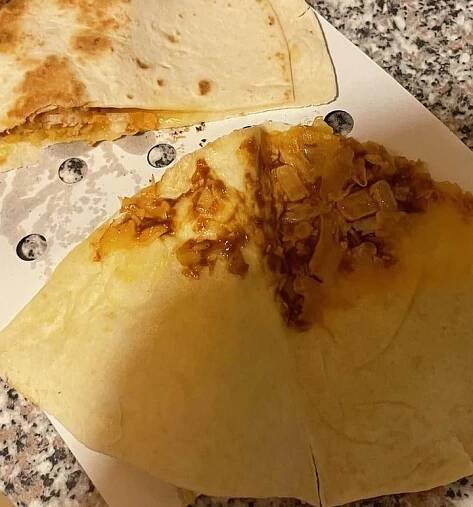 Koupil si tortillu v KFC. Když ji otevřel, došla mu slova. I chuť | PrahaIN 