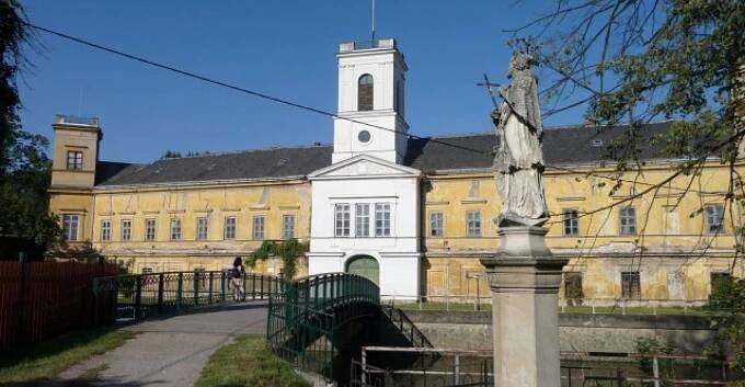 Zámek Veselí nad Moravou | Památky a kultura, města a vesnice na BK | Baťův kanál | Ahoj na vodě!